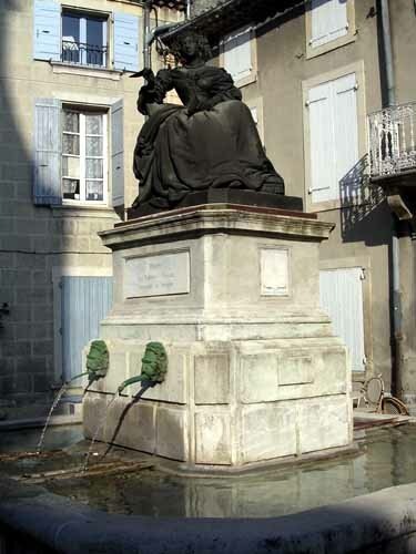 Statue of Marquise de Sévigné