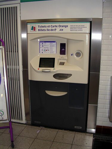 ticket machine Paris subway