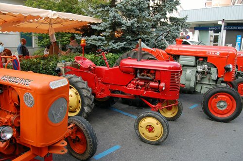 Photo of some of tractors at the 2007 Saint Denis Fair.